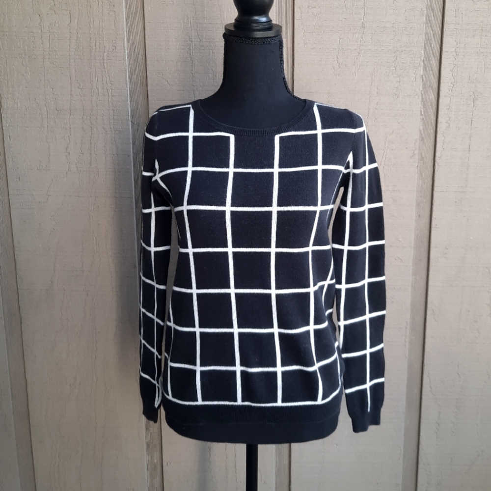Windowpane Black and White Old Navy Sweater